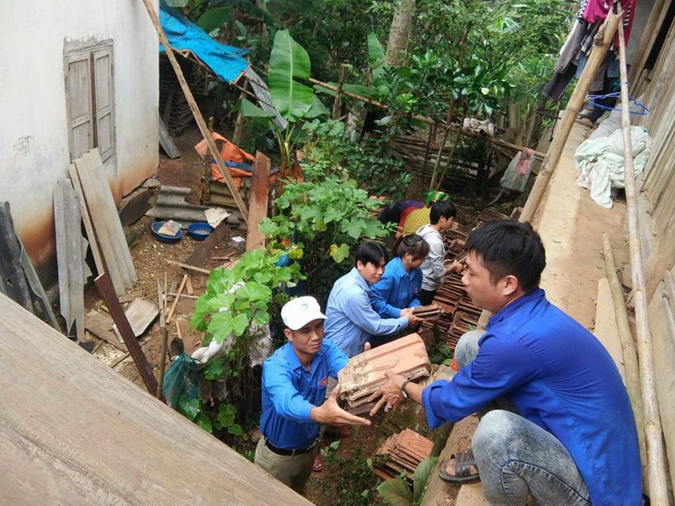 Tin nhanh - Người dân tháo nhà di dời, chuẩn bị ứng phó với siêu bão Mangkhut (Hình 3).