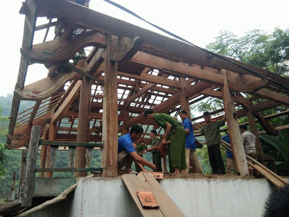 Tin nhanh - Người dân tháo nhà di dời, chuẩn bị ứng phó với siêu bão Mangkhut (Hình 2).