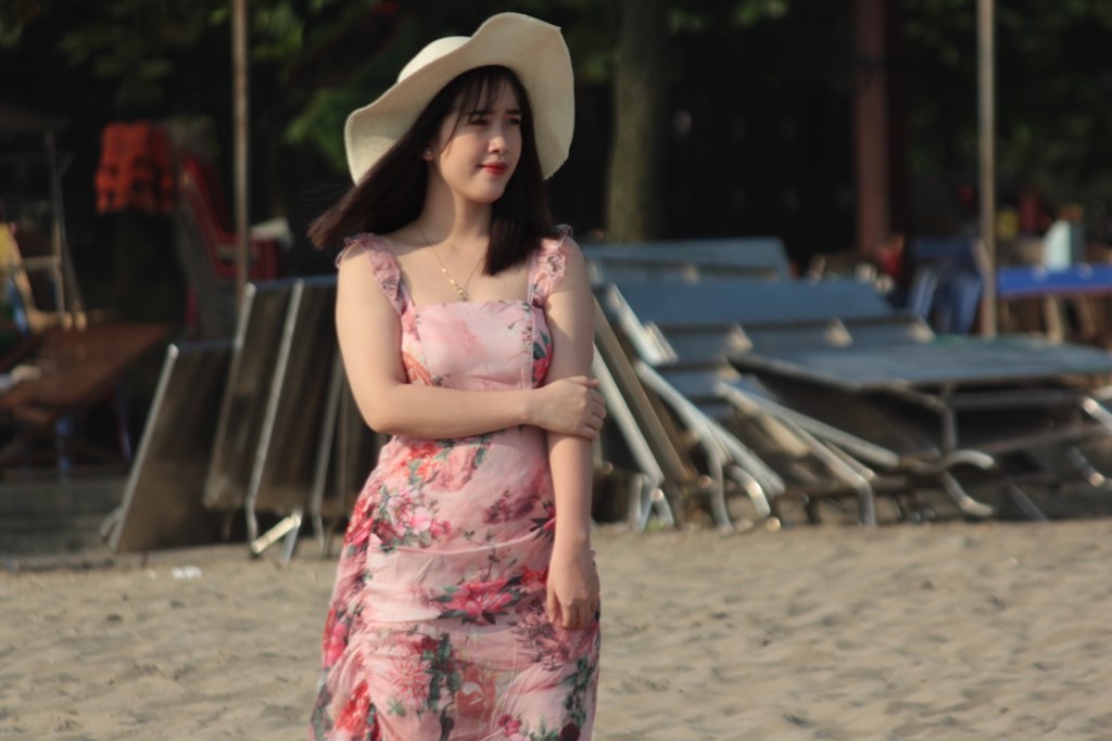 Tin nhanh - Chi&ecirc;m ngưỡng d&agrave;n người đẹp diện bikini &ldquo;đốt ch&aacute;y&rdquo; b&atilde;i biển Cửa L&ograve; (H&igrave;nh 6).