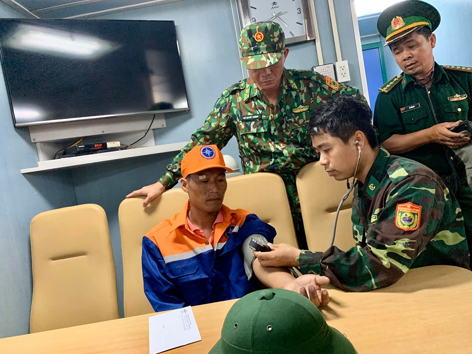 Tin nhanh - Vụ t&agrave;u c&aacute; Nghệ An bị ch&igrave;m: Đau đớn đ&oacute;n thi thể ngư d&acirc;n về qu&ecirc; mai t&aacute;ng