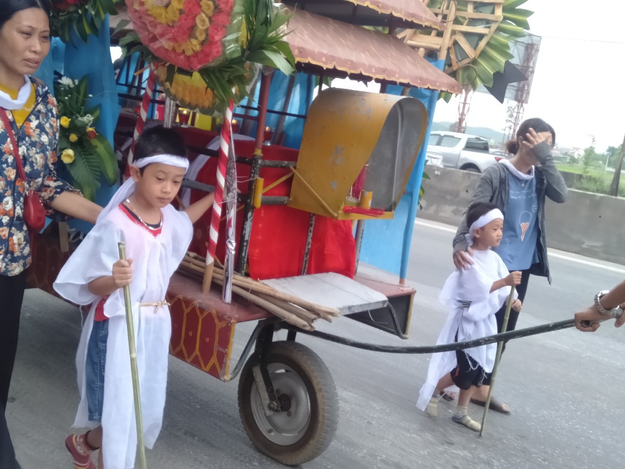 An ninh - Hình sự - Nữ nhân viên cây xăng bị đâm tử vong: Lời kể của người duy nhất chứng kiến vụ việc (Hình 3).