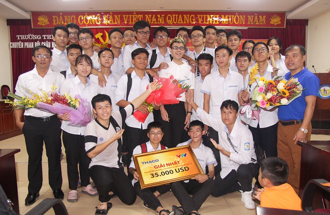 Giáo dục - Quán quân Olympia 2019 Trần Thế Trung “vinh quy bái tổ” (Hình 3).