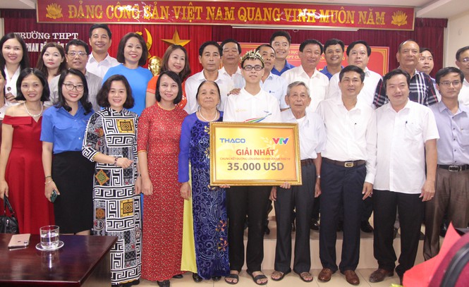 Giáo dục - Quán quân Olympia 2019 Trần Thế Trung “vinh quy bái tổ” (Hình 2).