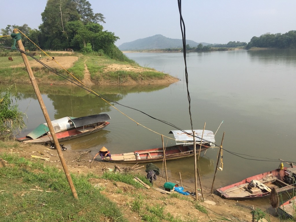 Tin nhanh - Tết không nhà của những phận đời lênh đênh trên sông Lam