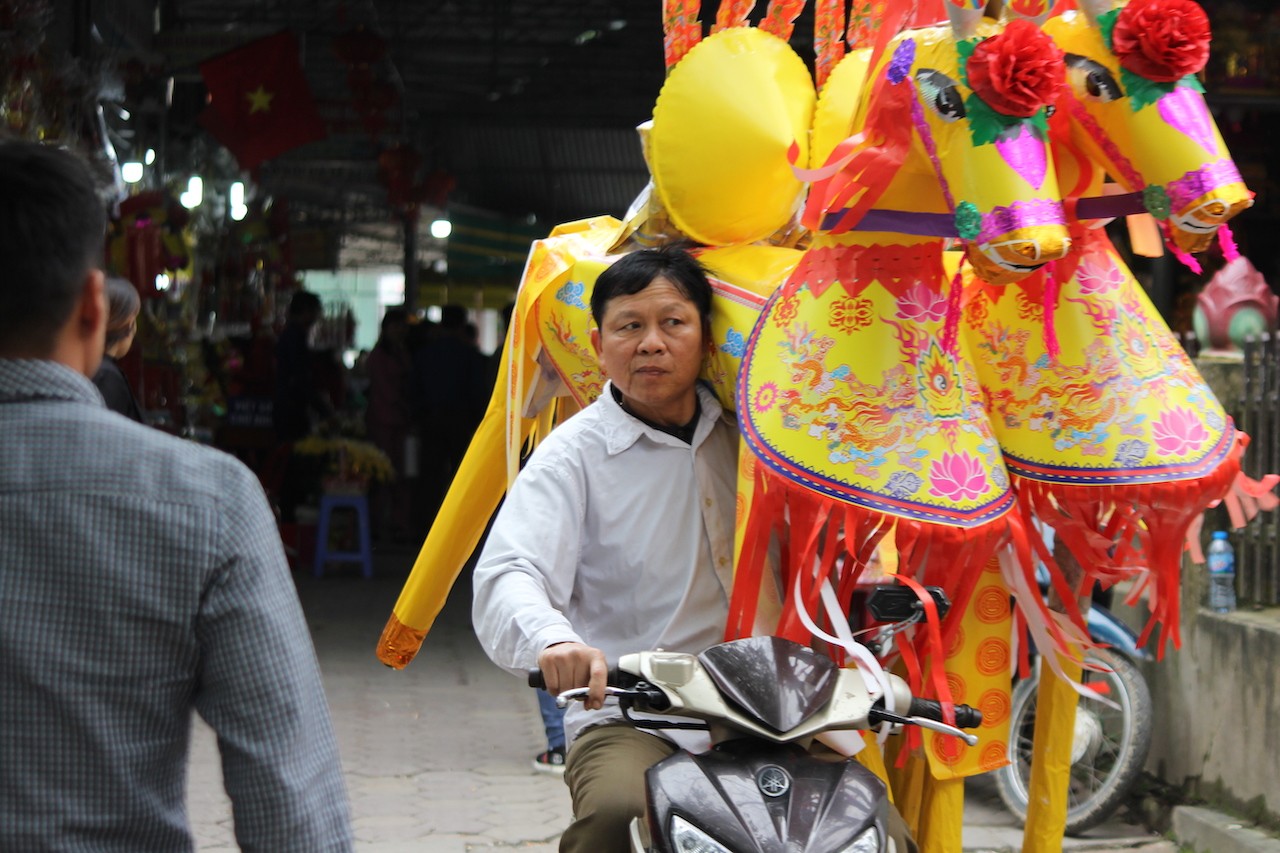 Văn hoá - Cận cảnh mâm cỗ “ngựa khủng” dâng lễ đền Hoàng Mười để cầu công danh (Hình 5).