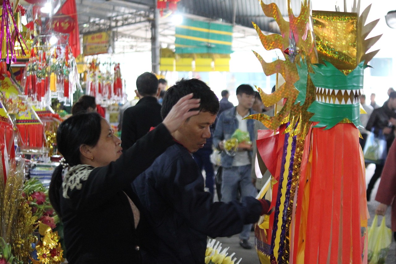 Văn hoá - Cận cảnh mâm cỗ “ngựa khủng” dâng lễ đền Hoàng Mười để cầu công danh (Hình 6).