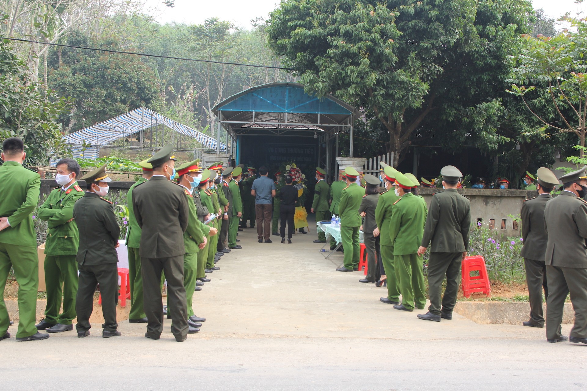 Tin nhanh - Đau xót lễ tang Thượng úy công an hy sinh trong lúc vây bắt tội phạm ma túy