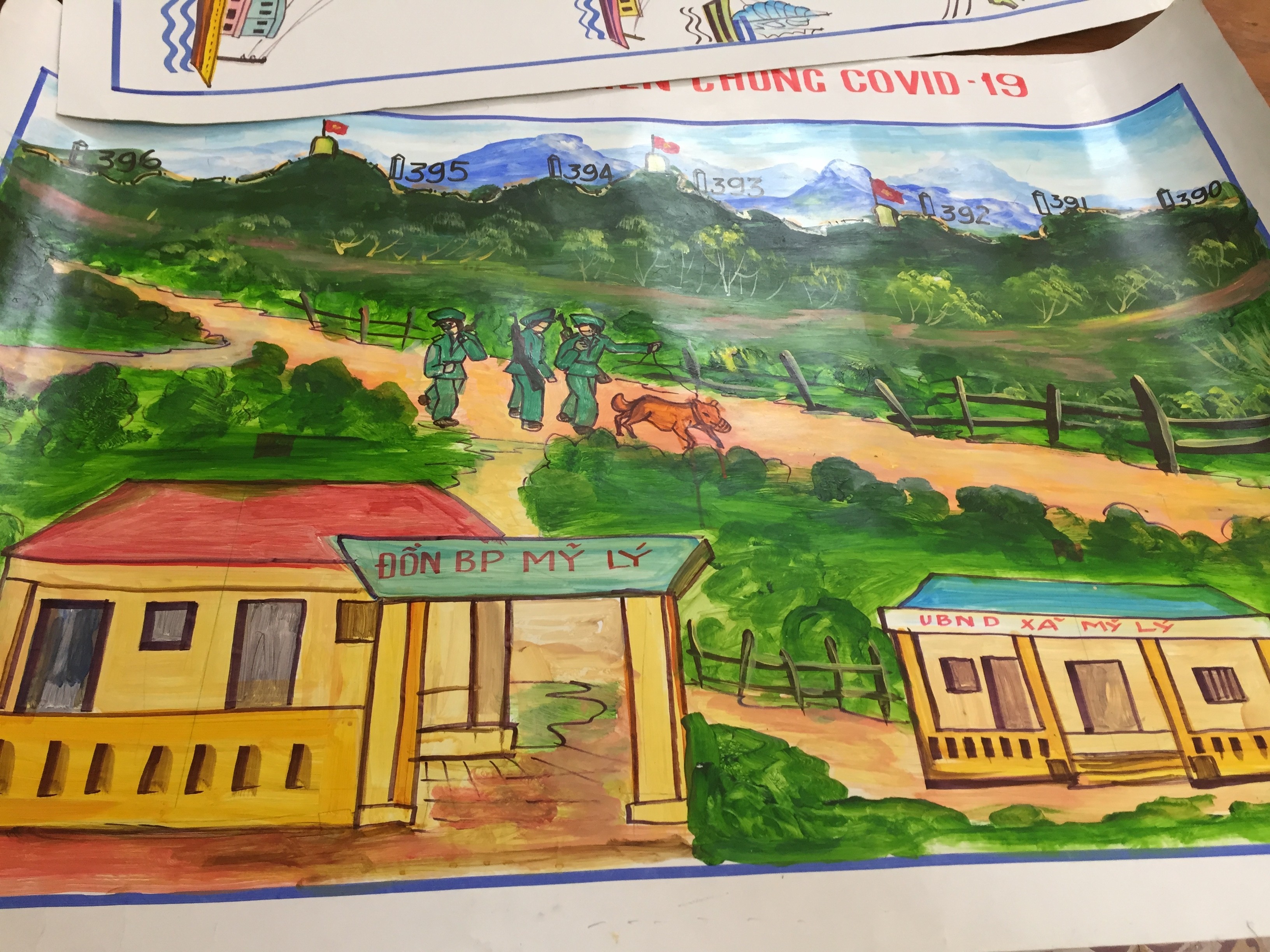 Chính sách - Bộ đội biên phòng sáng tạo độc đáo vẽ tranh tuyên truyền chống dịch (Hình 4).