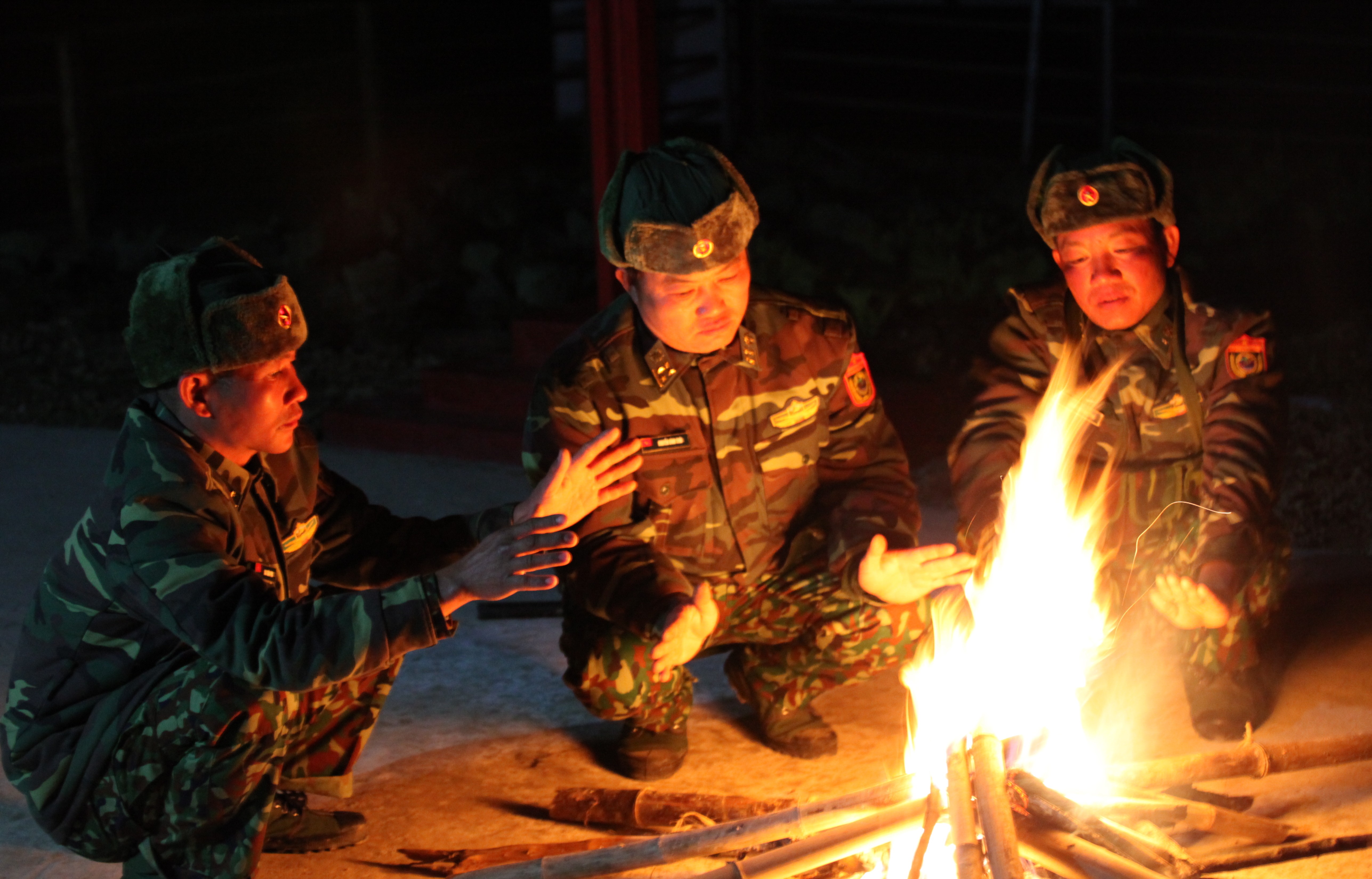 Tin nhanh - Người lính tự nguyện viết đơn ở lại trực Tết chống dịch Covid-19 (Hình 6).