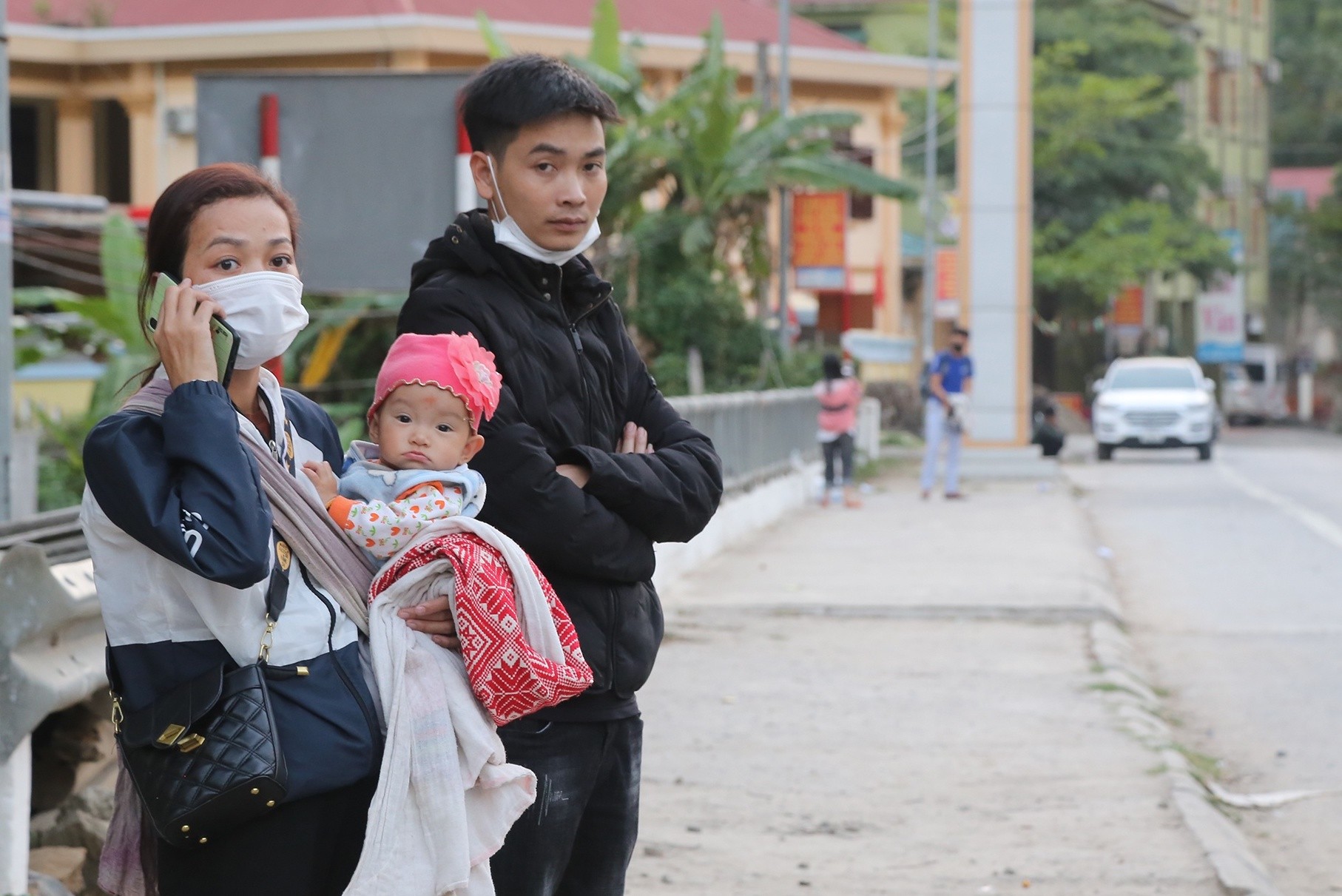 Tin nhanh - Xe khách đình công: Sở GTVT Nghệ An phải điều xe bus giải tỏa khách (Hình 2).