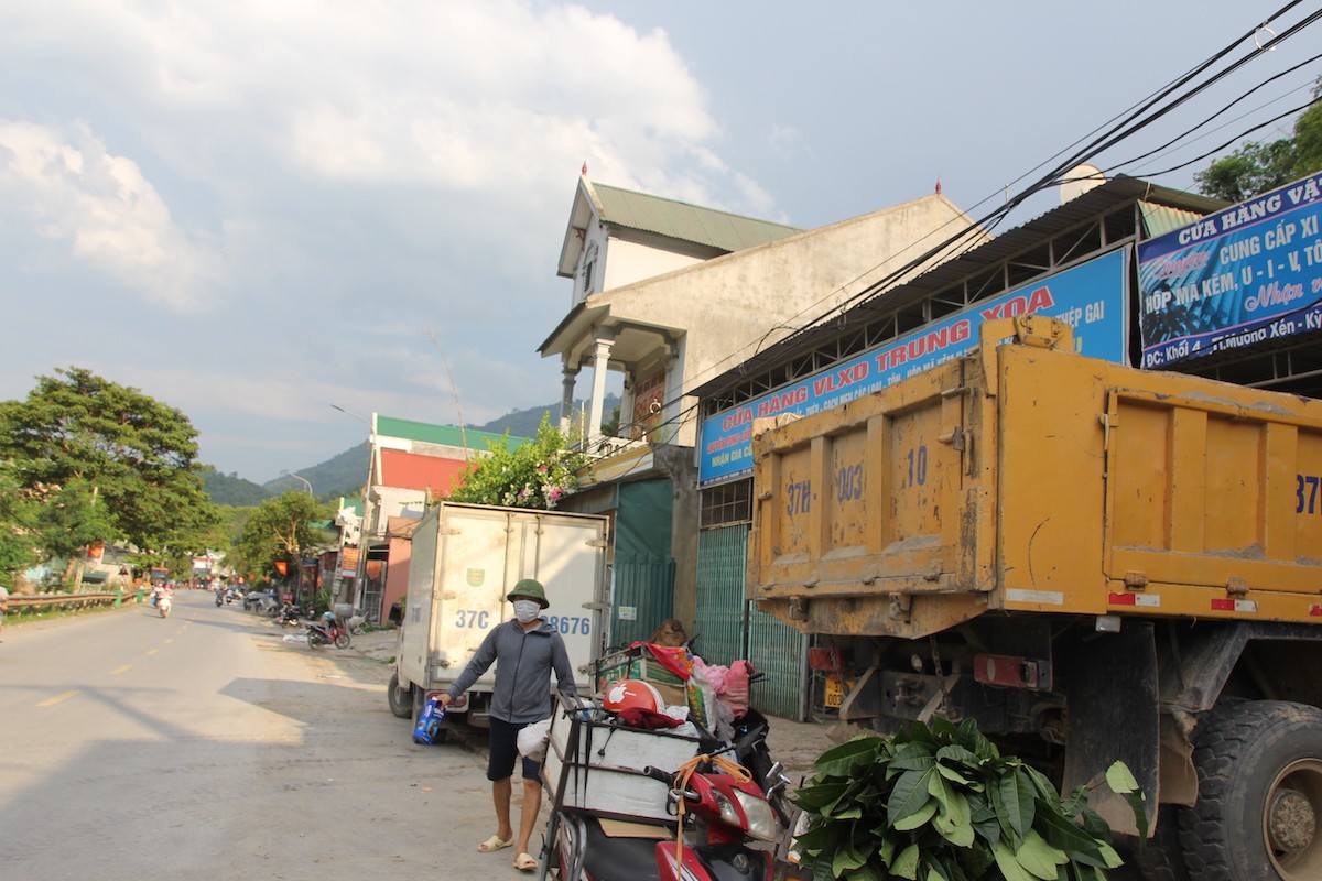 Dân sinh - Cận cảnh hàng nghìn khối đá có nguy cơ đổ ập vào nhà dân (Hình 8).