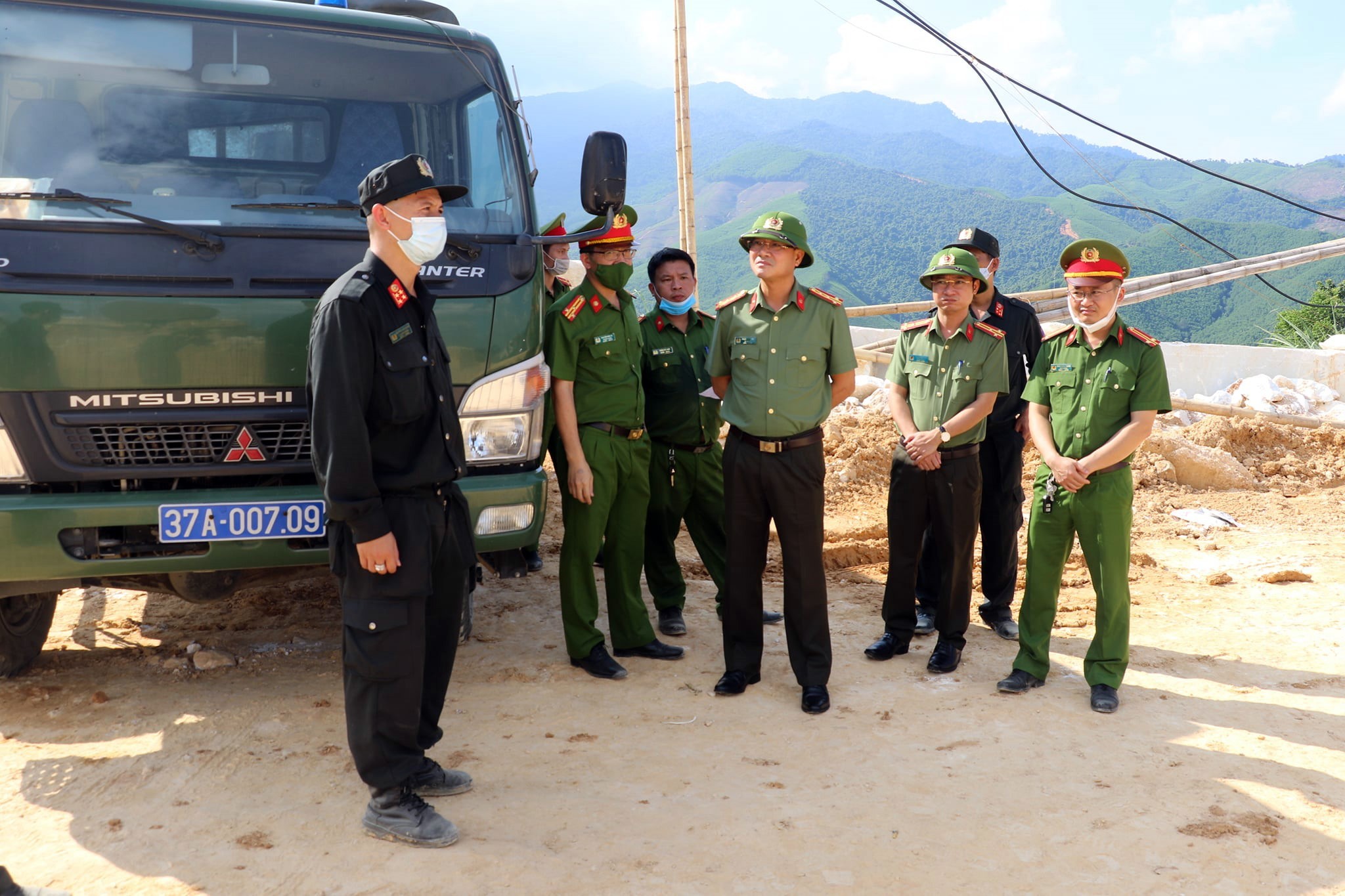 An ninh - Hình sự - Hé lộ về 'đại gia' bị khởi tố vì khai thác hơn 1.000m³ khối đá trái phép ở Nghệ An