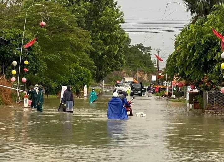 Dân sinh - Nghệ An: Hàng trăm người “chạy lũ” do nước ngập sâu hơn 1m (Hình 6).