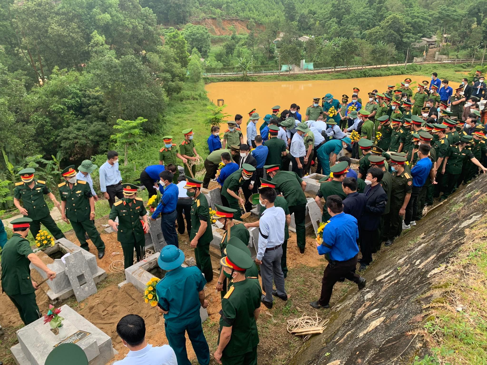 Sự kiện - Hà Tĩnh: Đưa 11 hài cốt liệt sỹ hy sinh tại Lào về với đất mẹ