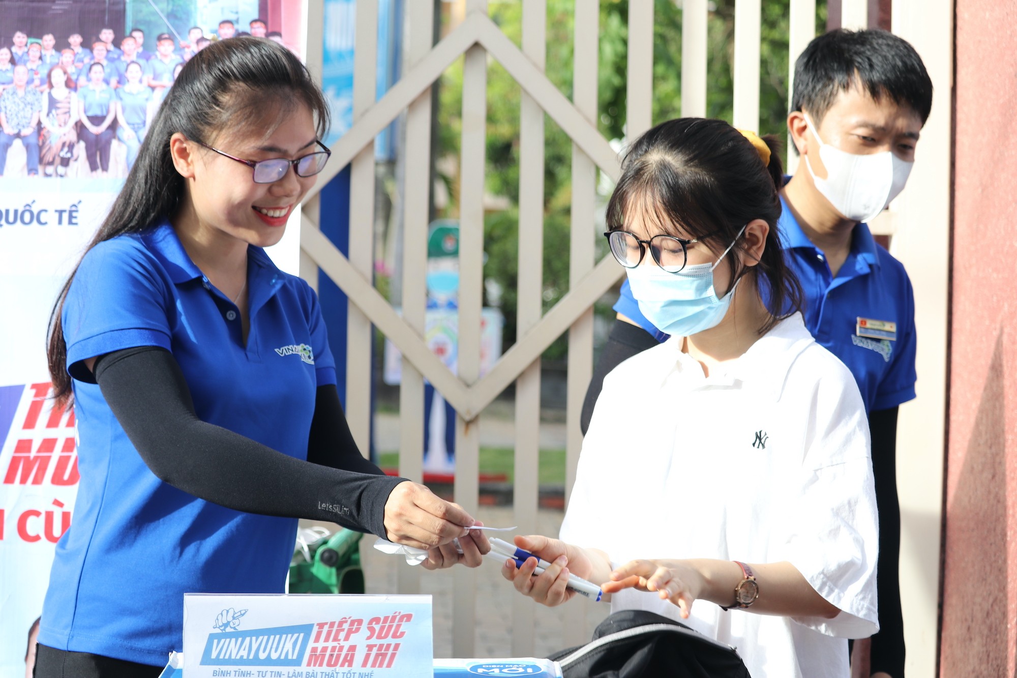 Giáo dục - Nhiều thí sinh đến trễ trong buổi đầu tiên kỳ thi tốt nghiệp THPT 2022 (Hình 2).