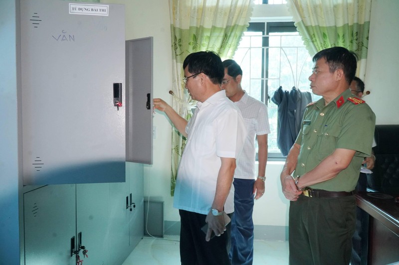Giáo dục - Nhiều thí sinh đến trễ trong buổi đầu tiên kỳ thi tốt nghiệp THPT 2022 (Hình 4).