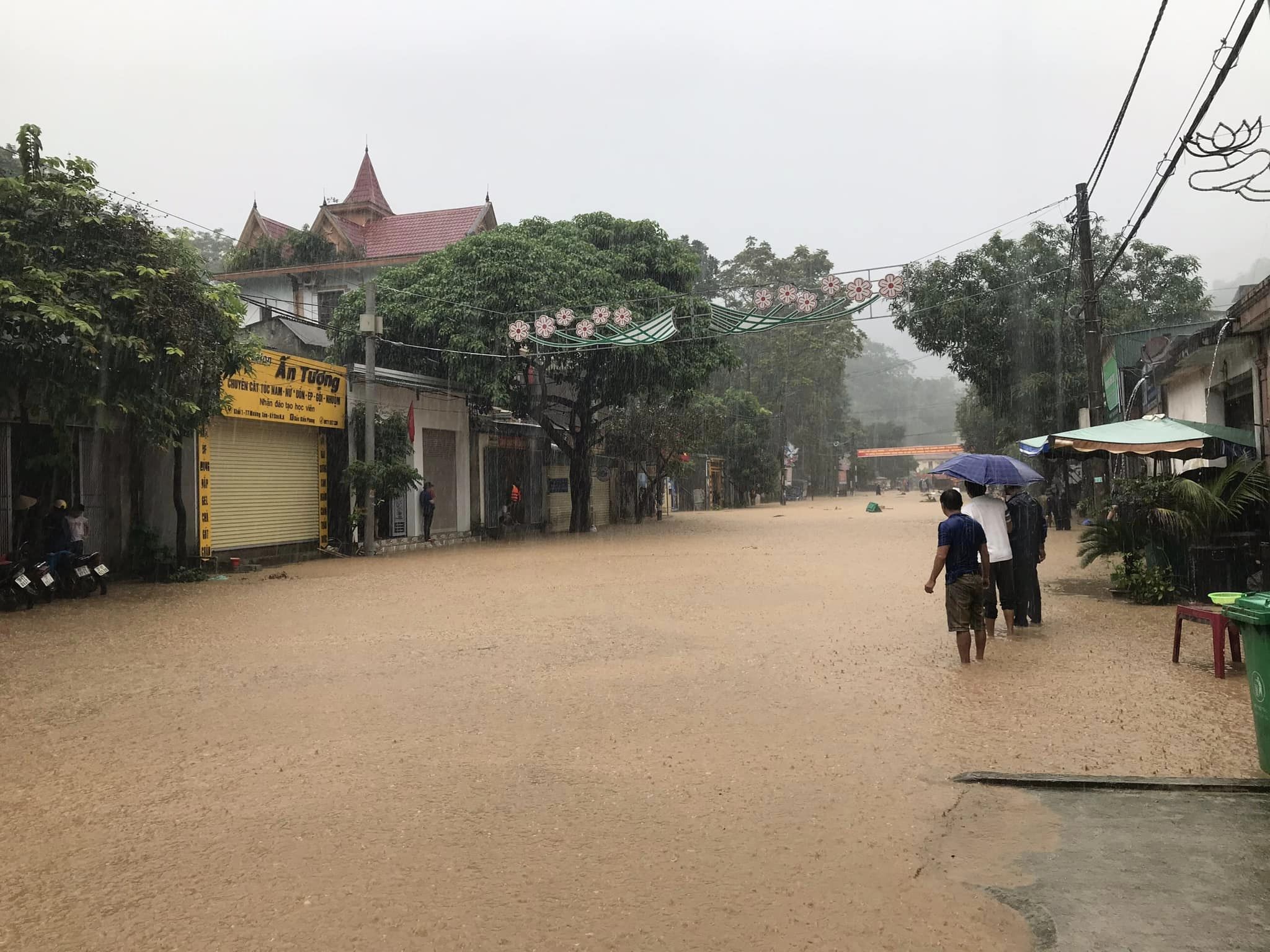 Dân sinh - Nghệ An: Lũ quét kinh hoàng trong đêm, gây thiệt hại lớn, tìm kiếm người tử vong, mất tích (Hình 2).