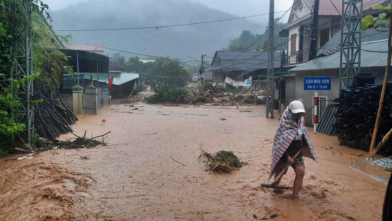 Dân sinh - Nghệ An: Lũ quét kinh hoàng trong đêm, gây thiệt hại lớn, tìm kiếm người tử vong, mất tích (Hình 3).