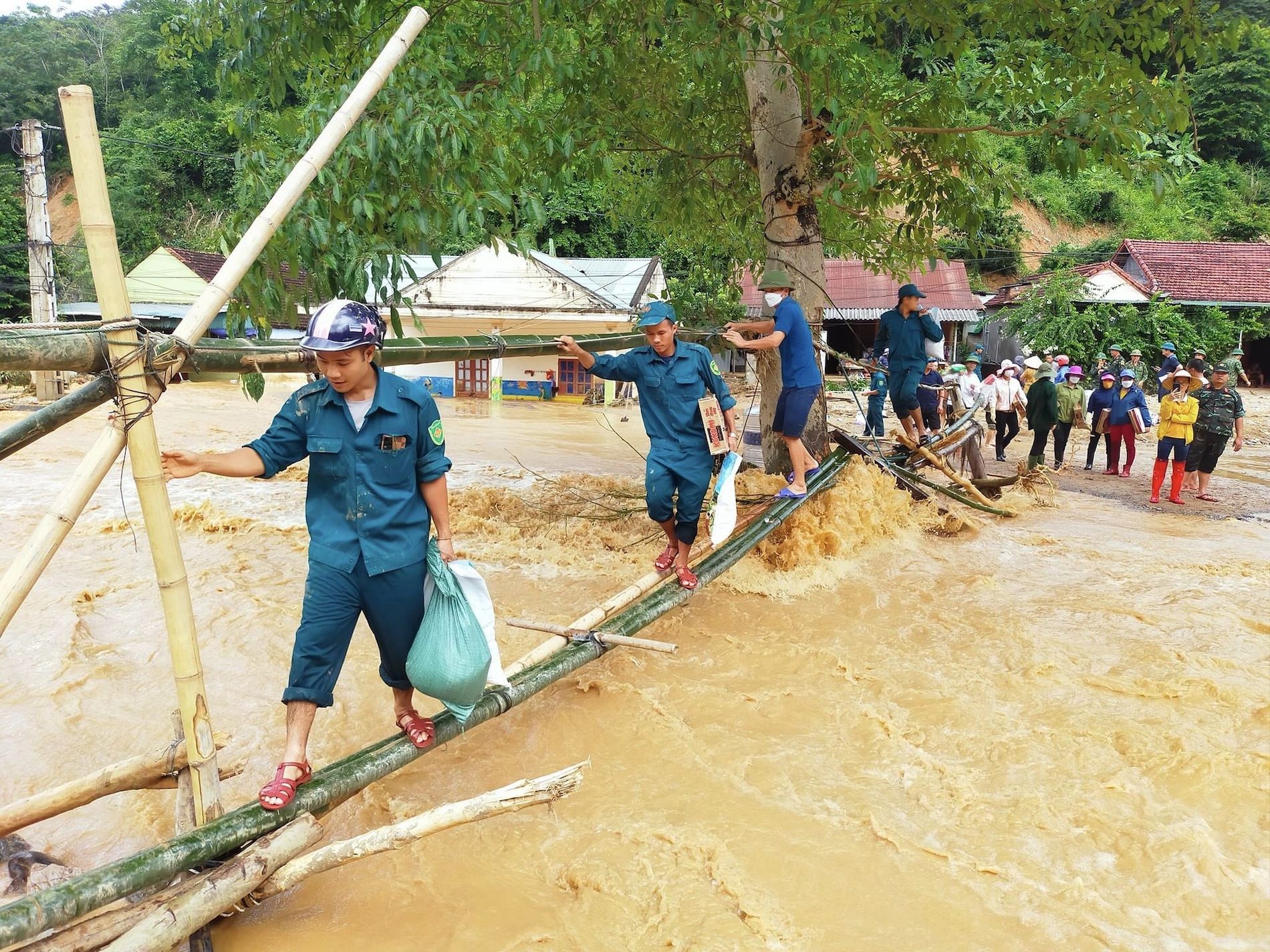 Sự kiện - Nghệ An: Mưa lũ làm 8 người chết, thiệt hại gần 1.000 tỷ đồng (Hình 2).