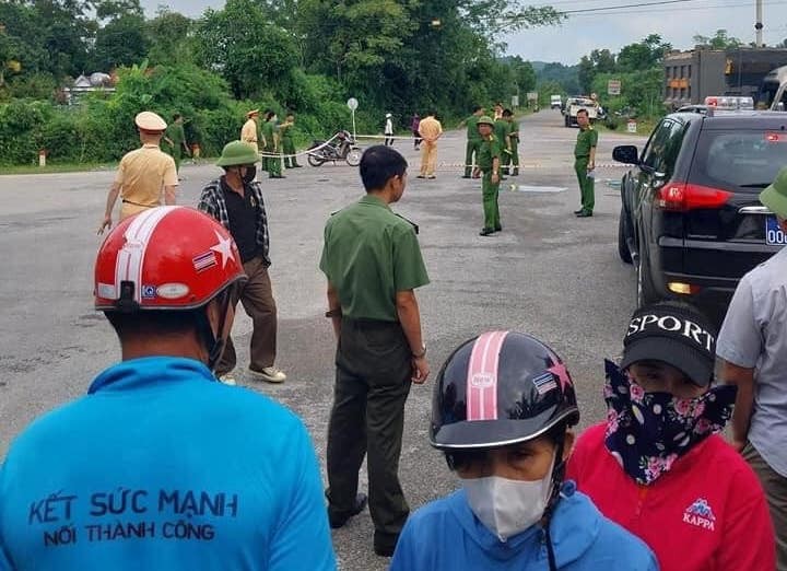 Dân sinh - Nghệ An: Xe đầu kéo đâm xe đưa đón công nhân, 18 người nhập viện (Hình 2).