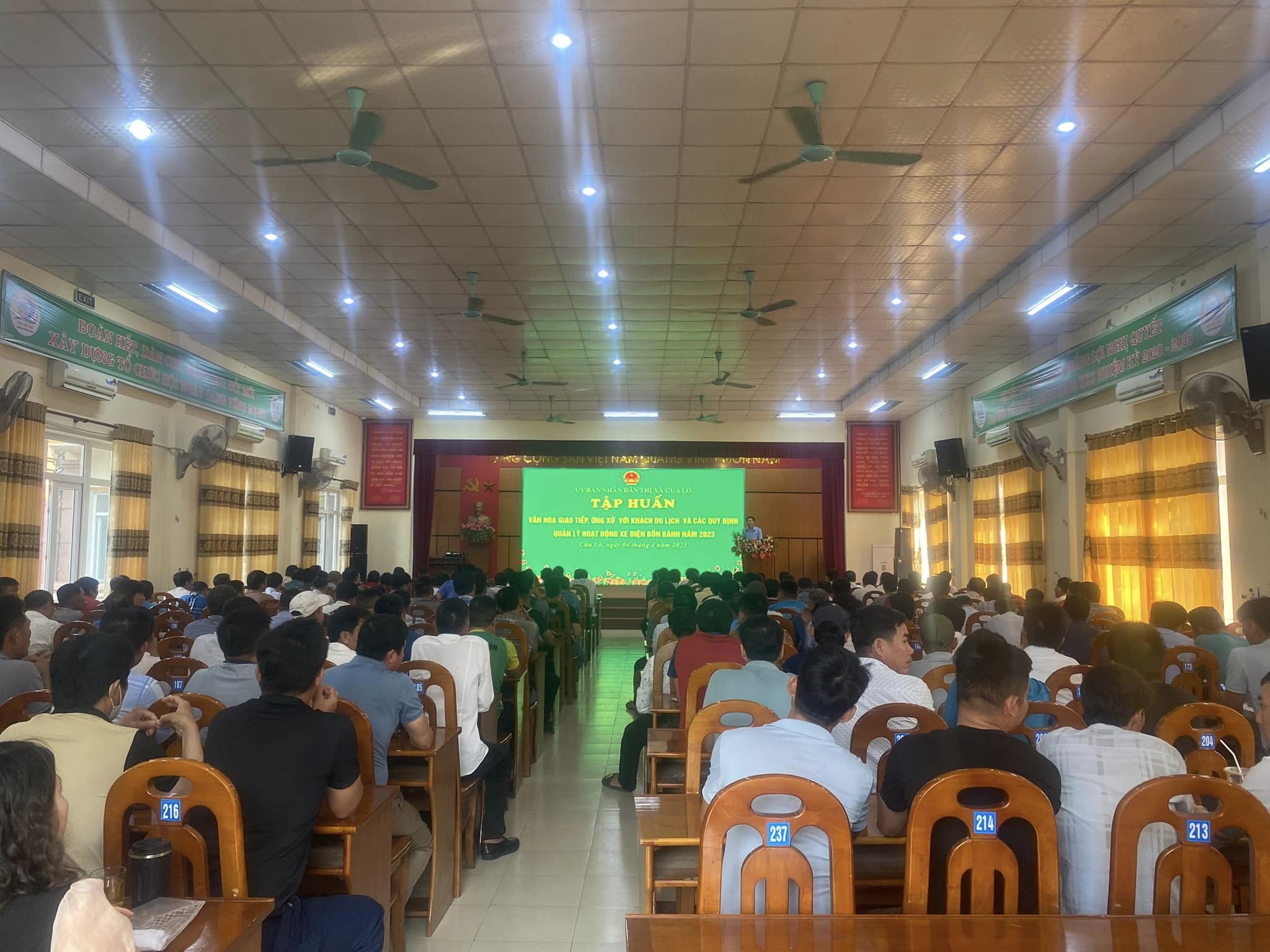 D&acirc;n sinh - Siết chặt xe điện: Chủ trương đ&uacute;ng đắn, x&acirc;y dựng du lịch Cửa L&ograve;