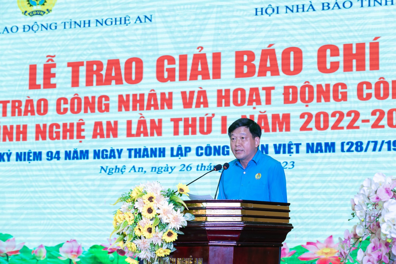 Văn hoá - Phóng viên tạp chí Đời sống và Pháp luật đạt giải Báo chí về phong trào công nhân và hoạt động Công đoàn tỉnh Nghệ An 