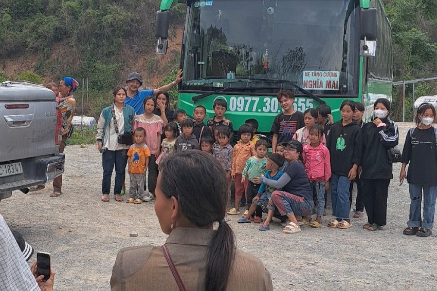 Giáo dục - Hành trình 'cõng chữ' lên non: Giáo viên nỗ lực vận động học sinh tựu trường, không để các em bỏ học (Bài 2) (Hình 2).