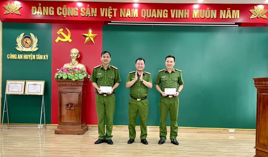 An ninh - Hình sự - Nghệ An: Truy bắt đối tượng buôn ma túy, 2 chiến sĩ công an bị thương (Hình 2).