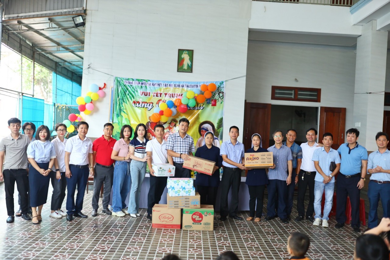 Dân sinh - Trung thu đong đầy yêu thương đến với trẻ khuyết tật và vùng khó khăn