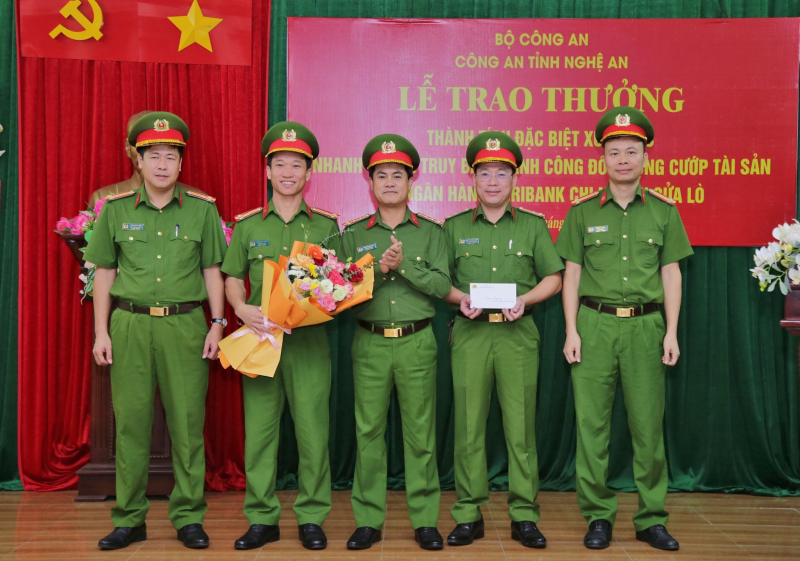 An ninh - Hình sự - Vụ cướp ngân hàng ở Nghệ An: Nghi phạm là phó giám đốc (Hình 3).