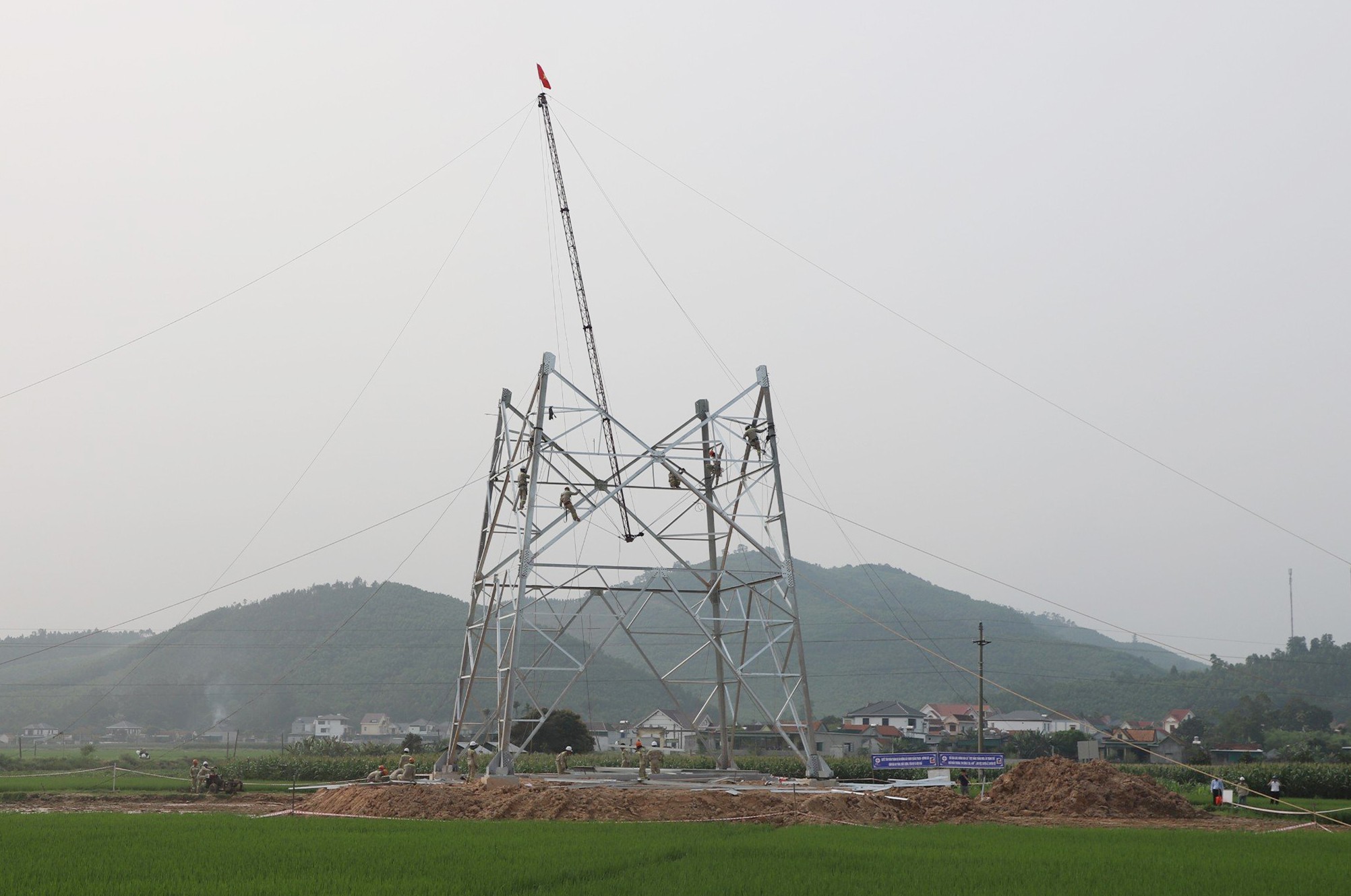 Sự kiện - Phấn đấu hoàn thành dự án đường dây 500kV mạch 3 theo đúng tiến độ (Hình 4).