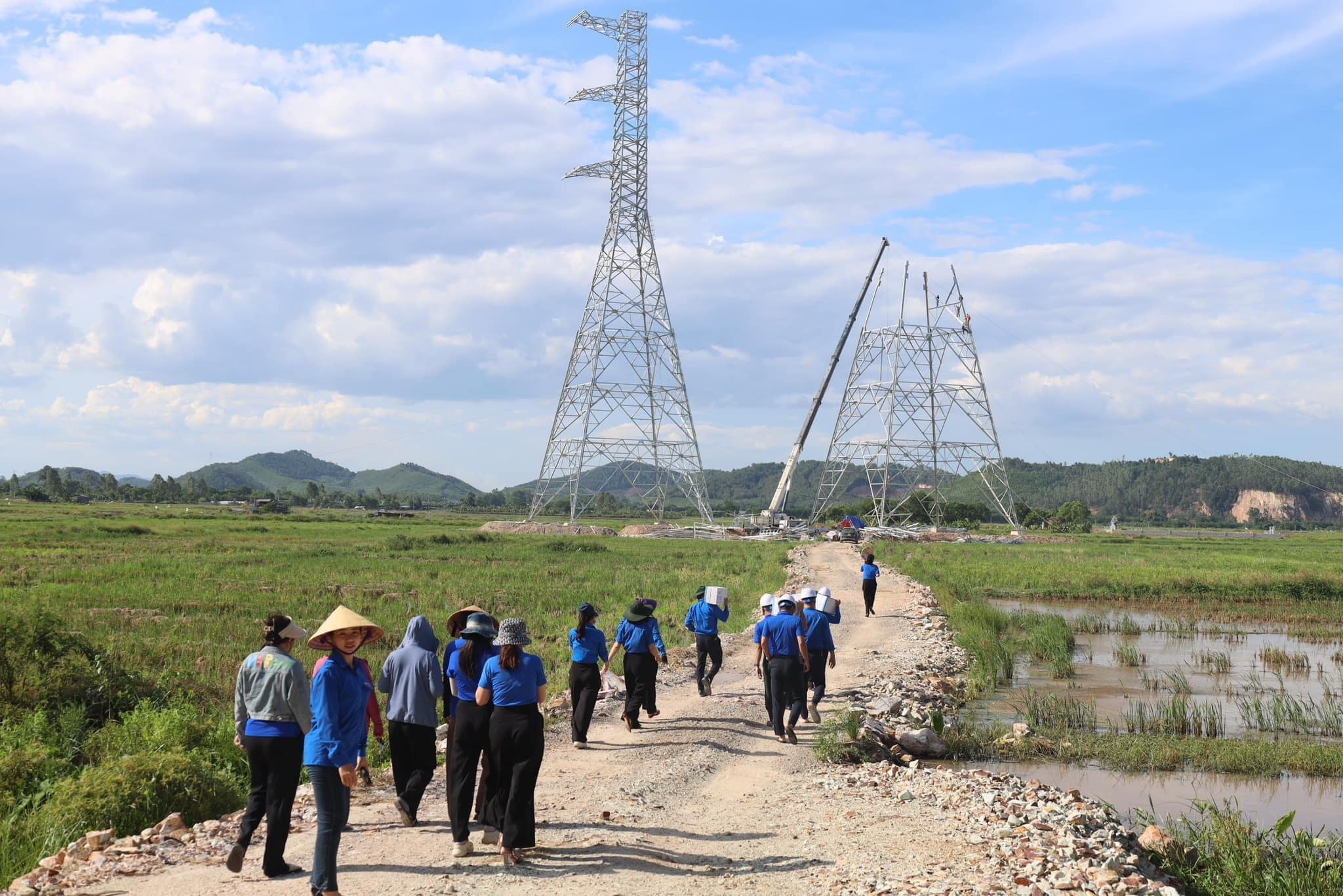 Sự kiện - Nghệ An tăng cường hỗ trợ thi công công trình đường dây 500kV mạch 3