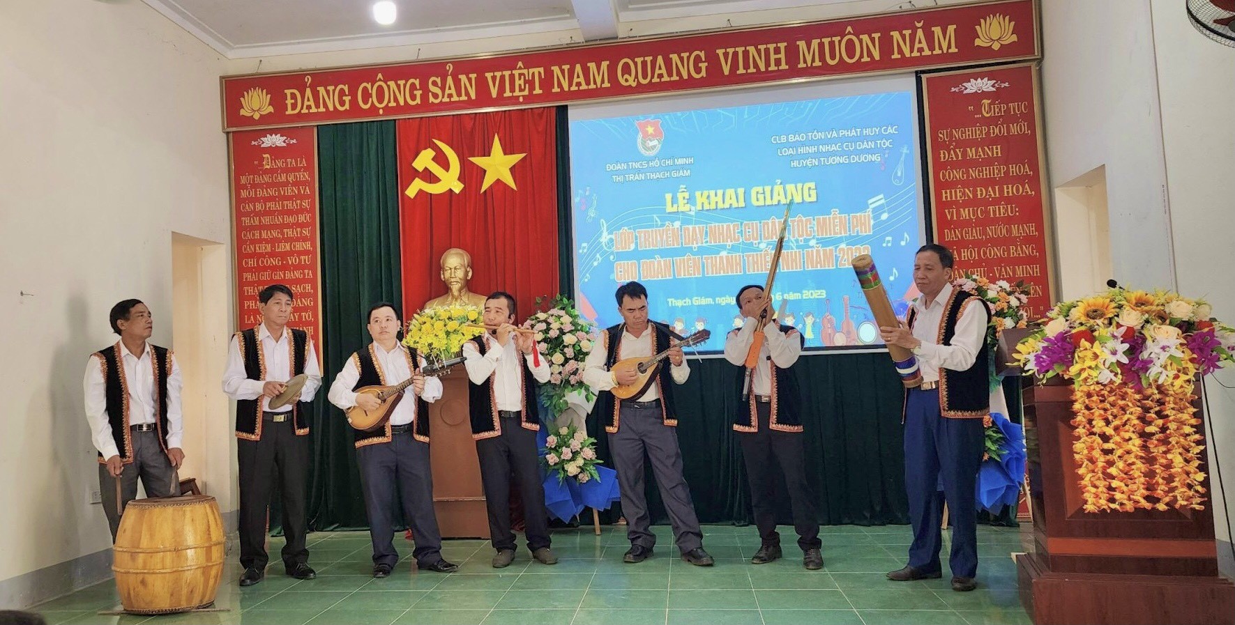 Văn hoá - Đánh thức tình yêu nhạc dân tộc trong giới trẻ miền Tây Nghệ An (Hình 5).