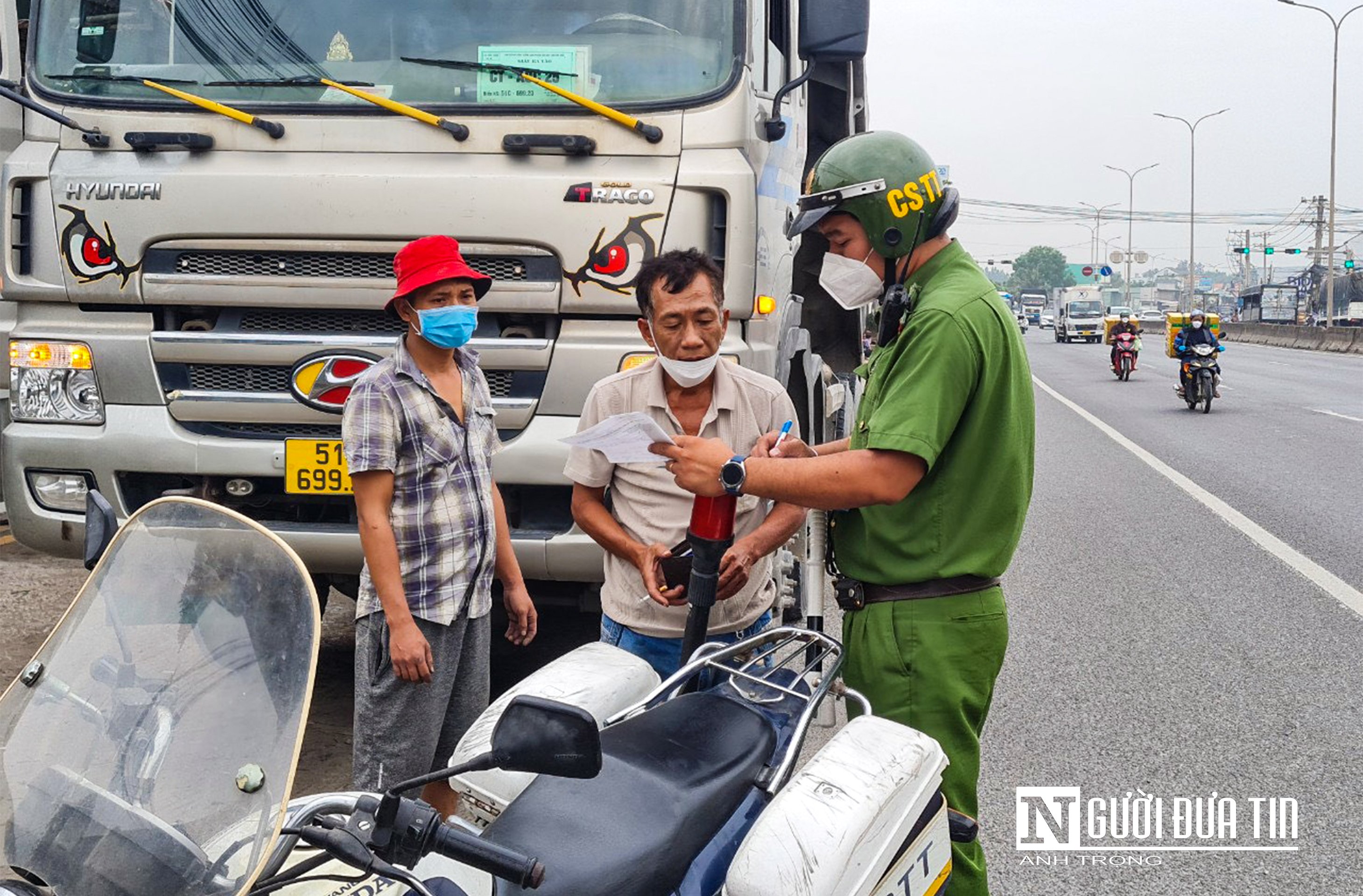 Dân sinh - Đồng Nai: Tăng cường xử lý phương tiện dừng đỗ sai quy định (Hình 4).