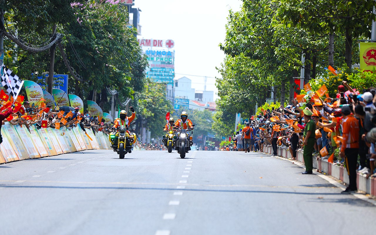 Dân sinh - Đồng Nai: Chào đón đoàn đua xe đạp cúp truyền hình Tp.HCM (Hình 17).