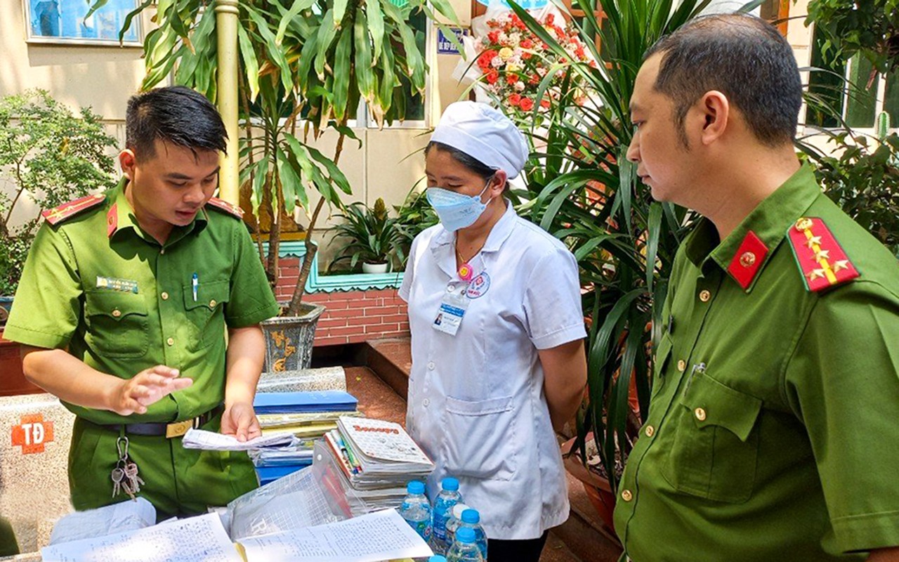 An ninh - Hình sự - Khởi tố thêm 1 bác sĩ trong vụ làm giả giấy tờ trục lợi bảo hiểm