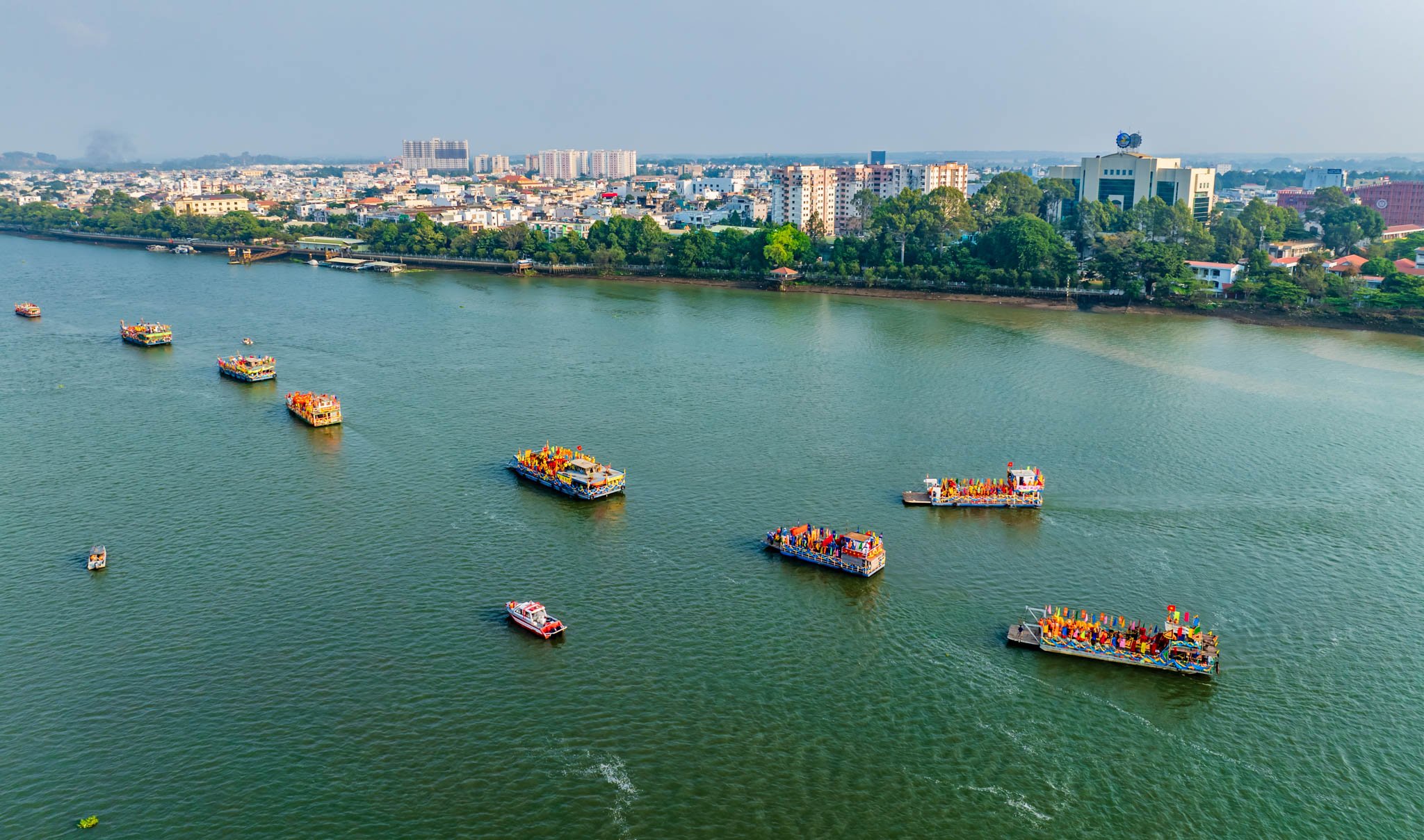 Văn hoá - Đồng Nai: Độc đáo Lễ nghinh thần trên sông và đường phố Biên Hoà 