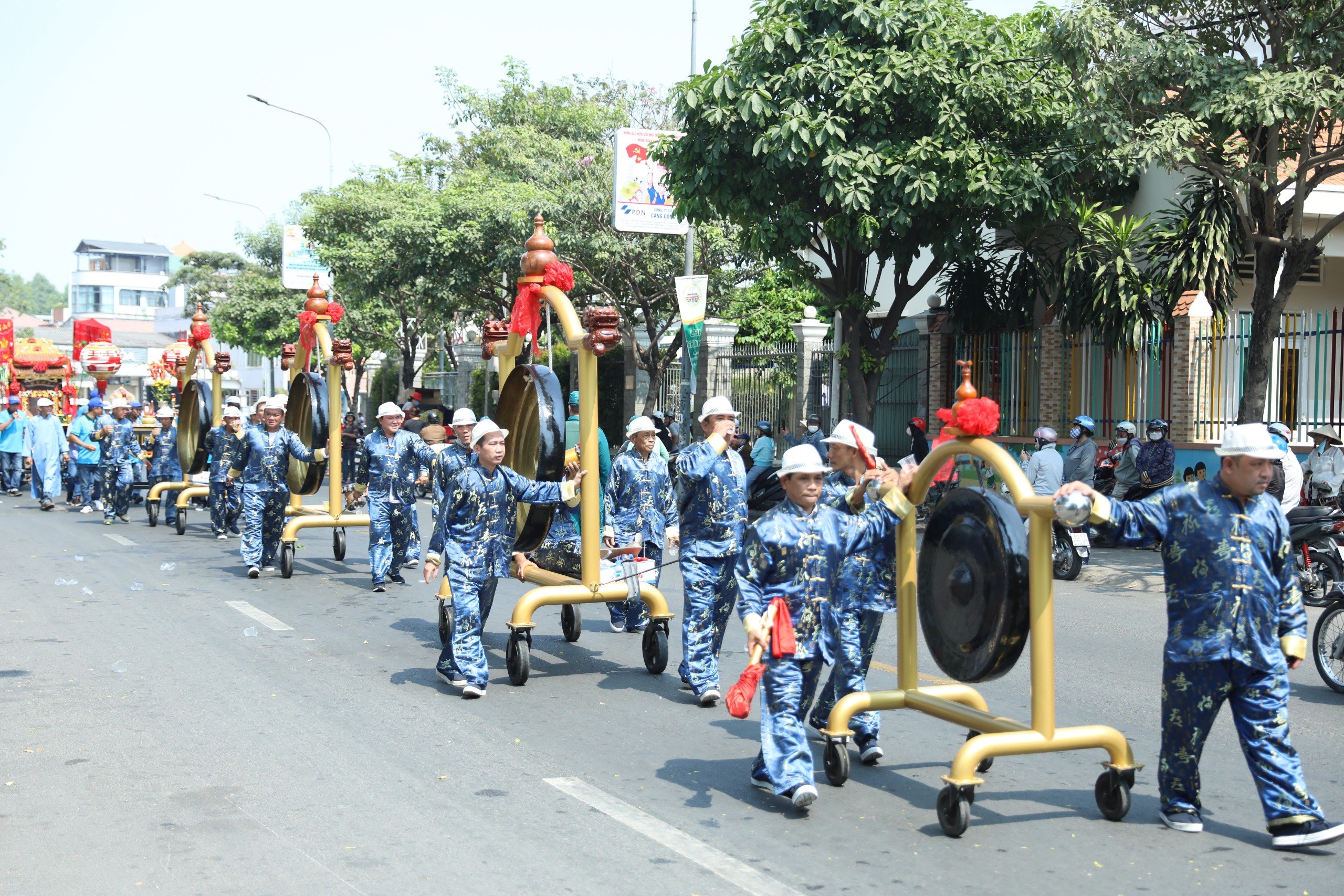 Văn hoá - Đồng Nai: Độc đáo Lễ nghinh thần trên sông và đường phố Biên Hoà  (Hình 10).