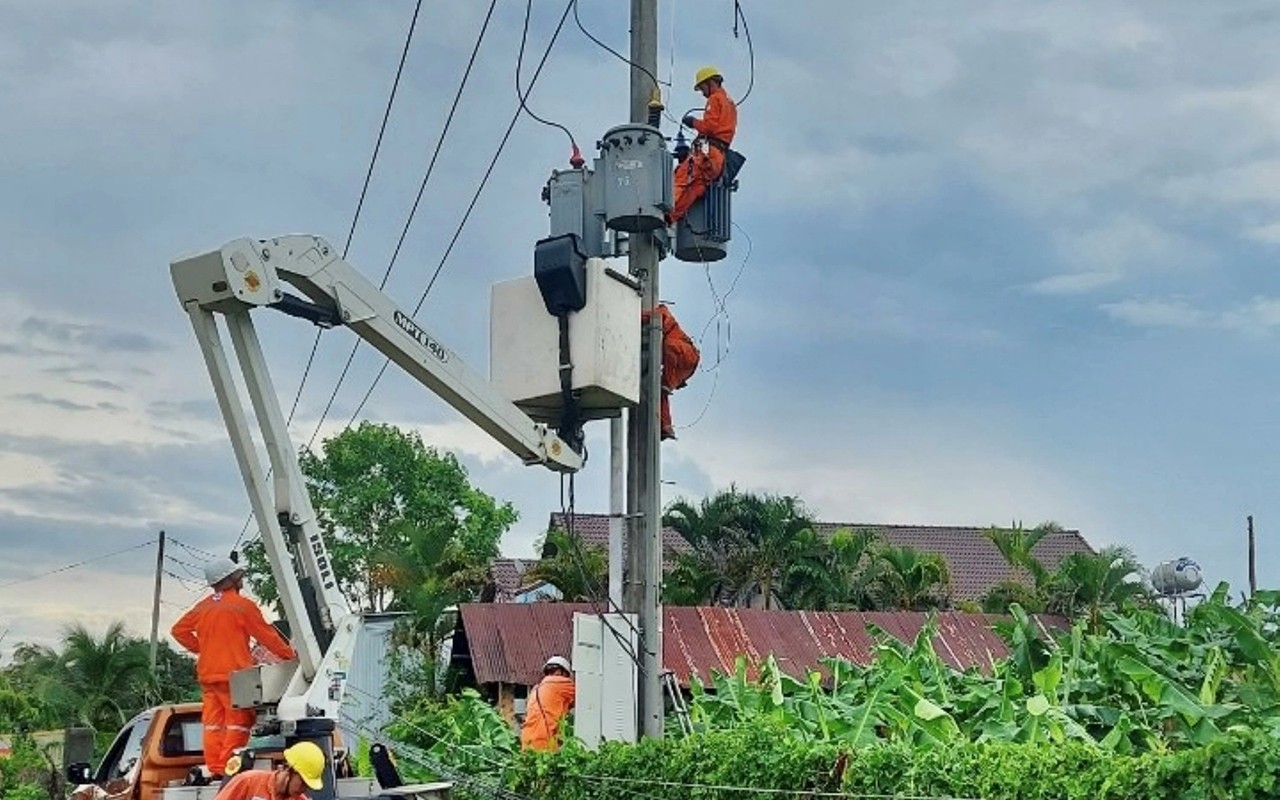 Dân sinh - Đồng Nai: Đã khắc phục sự cố gãy đổ nhiều trụ điện ở huyện Tân Phú (Hình 2).