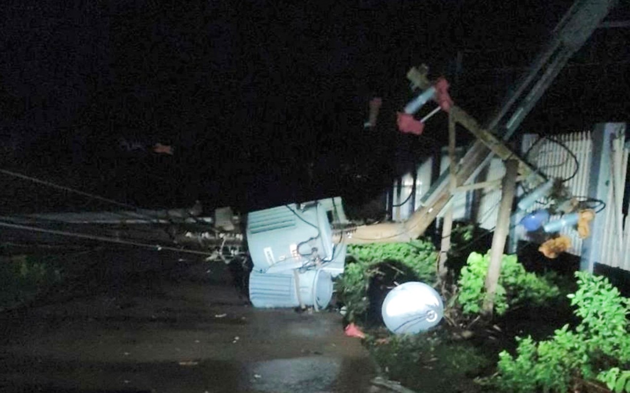 Dân sinh - Đồng Nai: Đã khắc phục sự cố gãy đổ nhiều trụ điện ở huyện Tân Phú