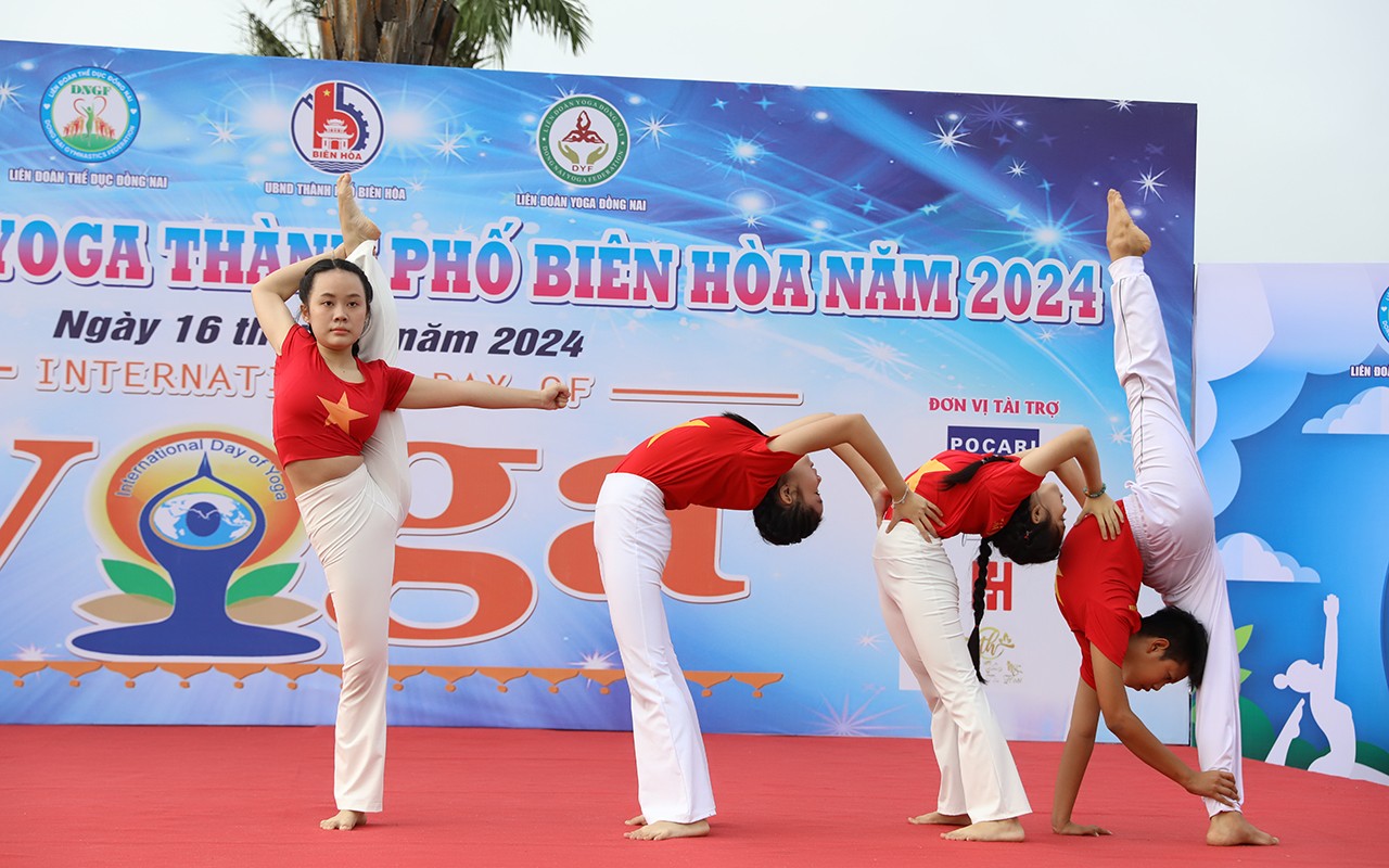 Dân sinh - Đồng Nai:  Sôi nổi ngày Quốc tế Yoga thành phố Biên Hòa năm 2024 (Hình 6).