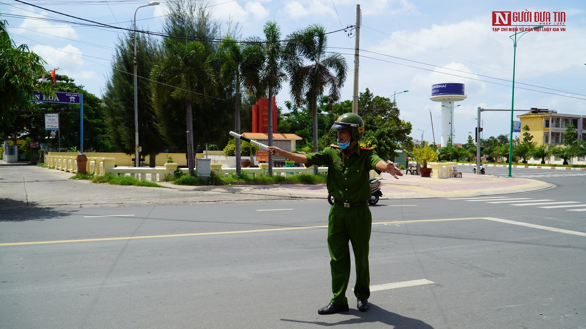 Sự kiện - Bình Thuận: Lực lượng tuần tra lưu động xử phạt các trường hợp ra đường không cần thiết (Hình 5).