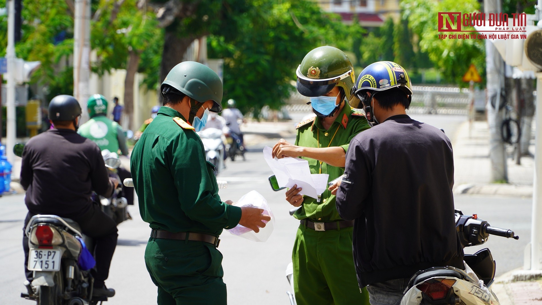 Sự kiện - Bình Thuận: Lực lượng tuần tra lưu động xử phạt các trường hợp ra đường không cần thiết (Hình 6).