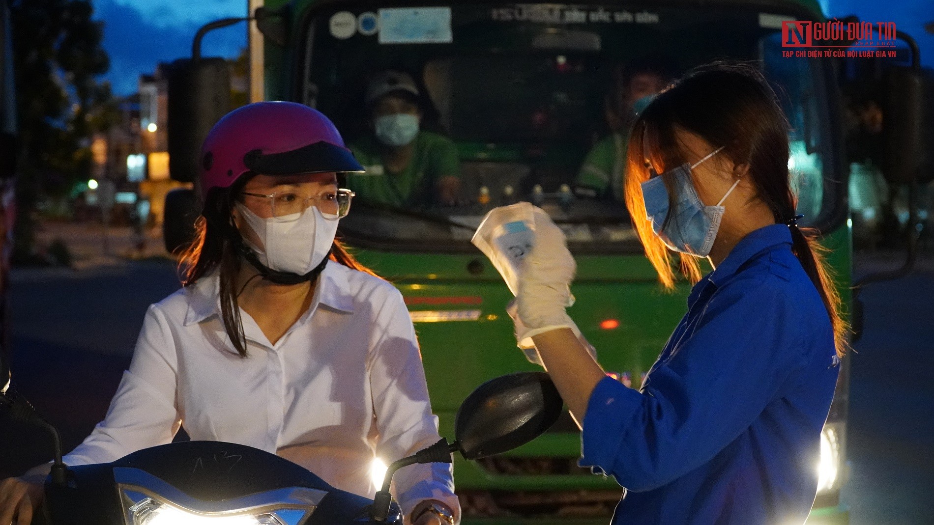 Dân sinh - Nữ sinh viên trẻ: “Xung kích, tình nguyện đã thấm vào máu em rồi” (Hình 4).