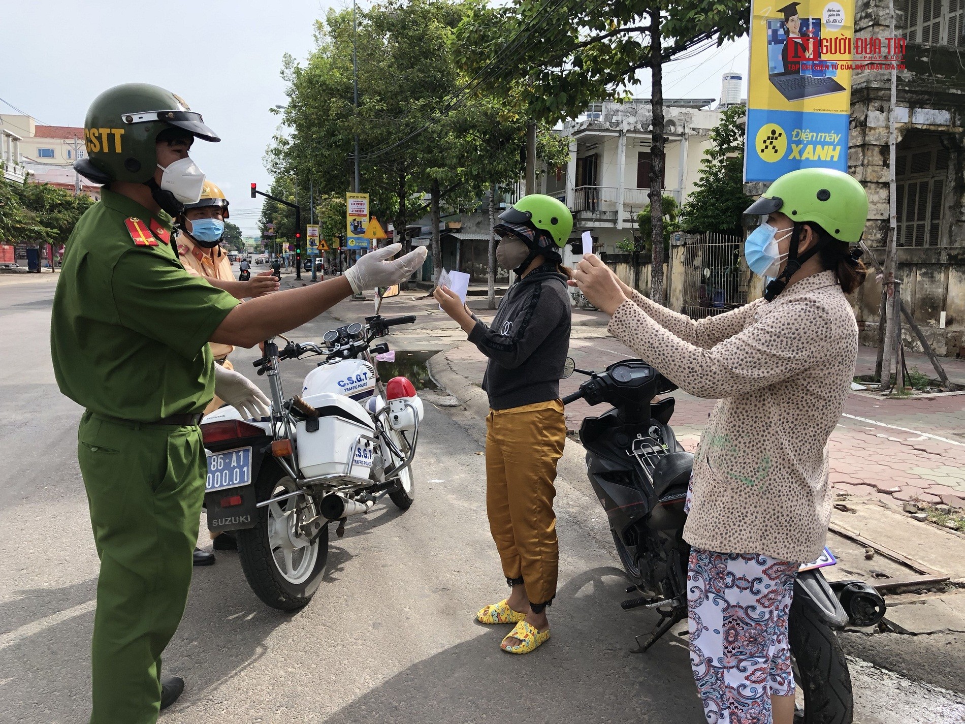 Sự kiện - Tp.Phan Thiết: Xử lý nghiêm trường hợp người dân ra ngoài không có giấy thông hành (Hình 2).