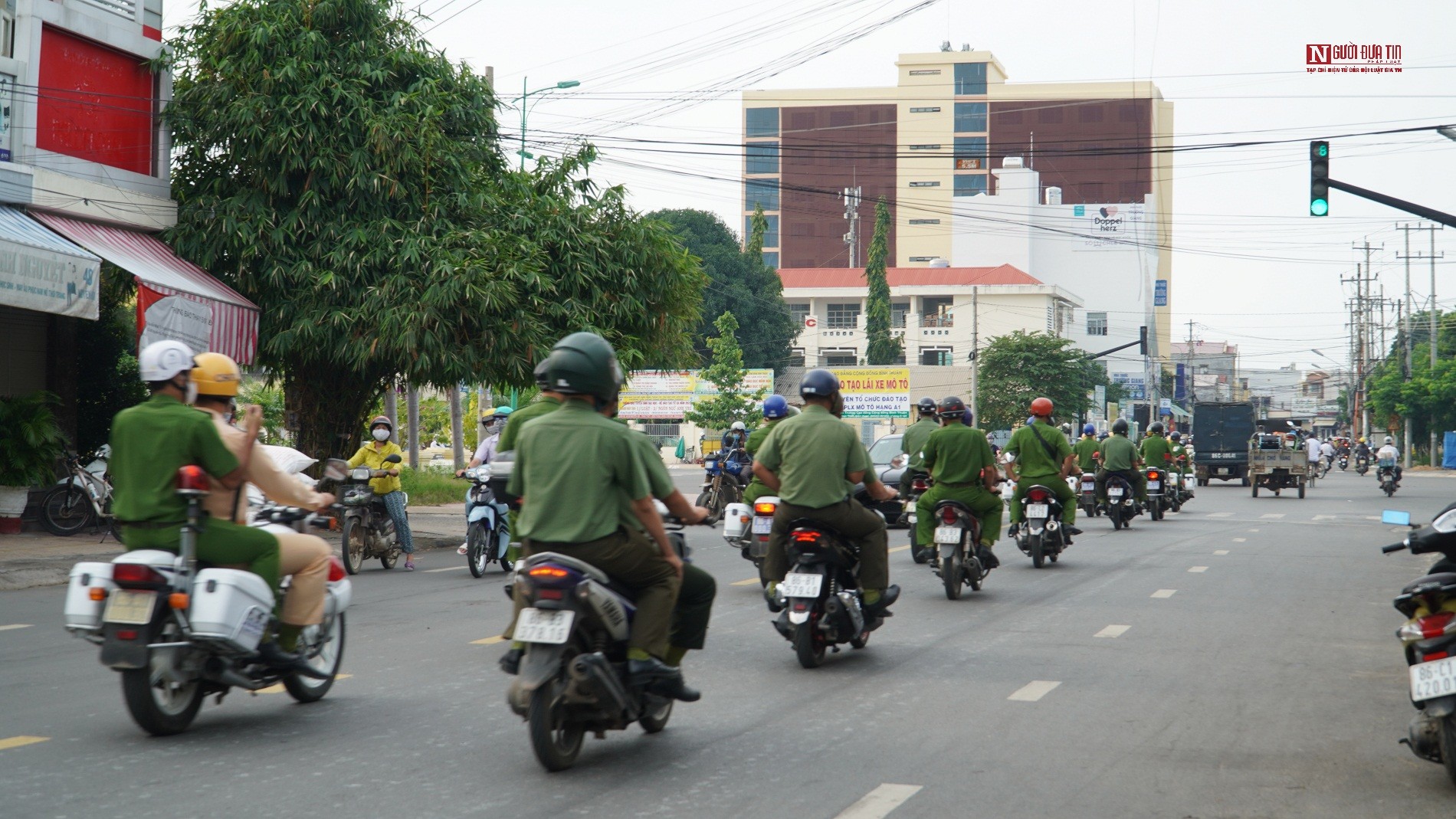 Sự kiện - Công an Tp.Phan Thiết ra quân tuần tra, kiểm soát phòng chống dịch Covid-19 (Hình 4).