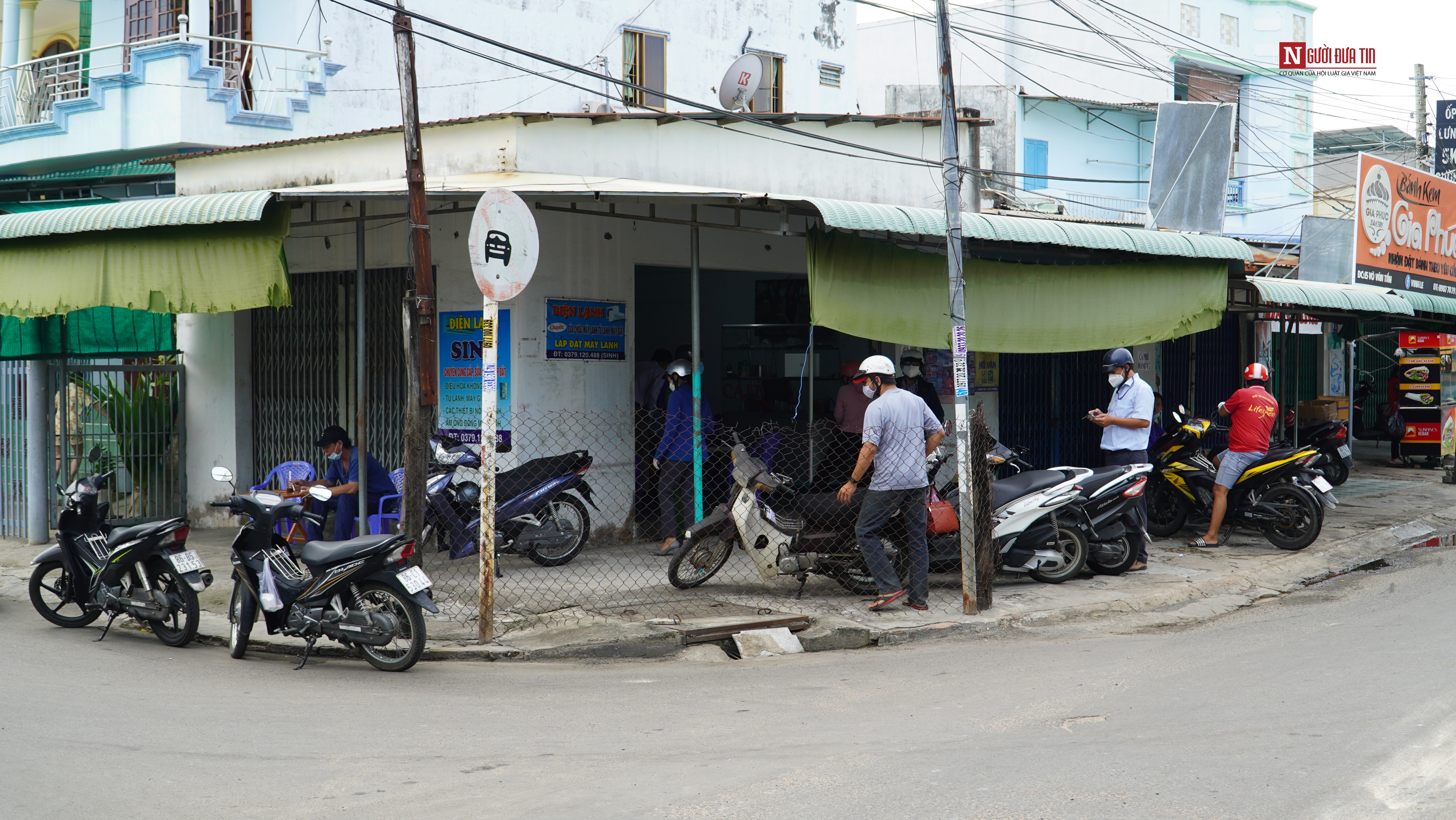 Sự kiện - Tp. Phan Thiết: Còn hàng quán chưa thực hiện nghiêm quy định chống dịch (Hình 4).