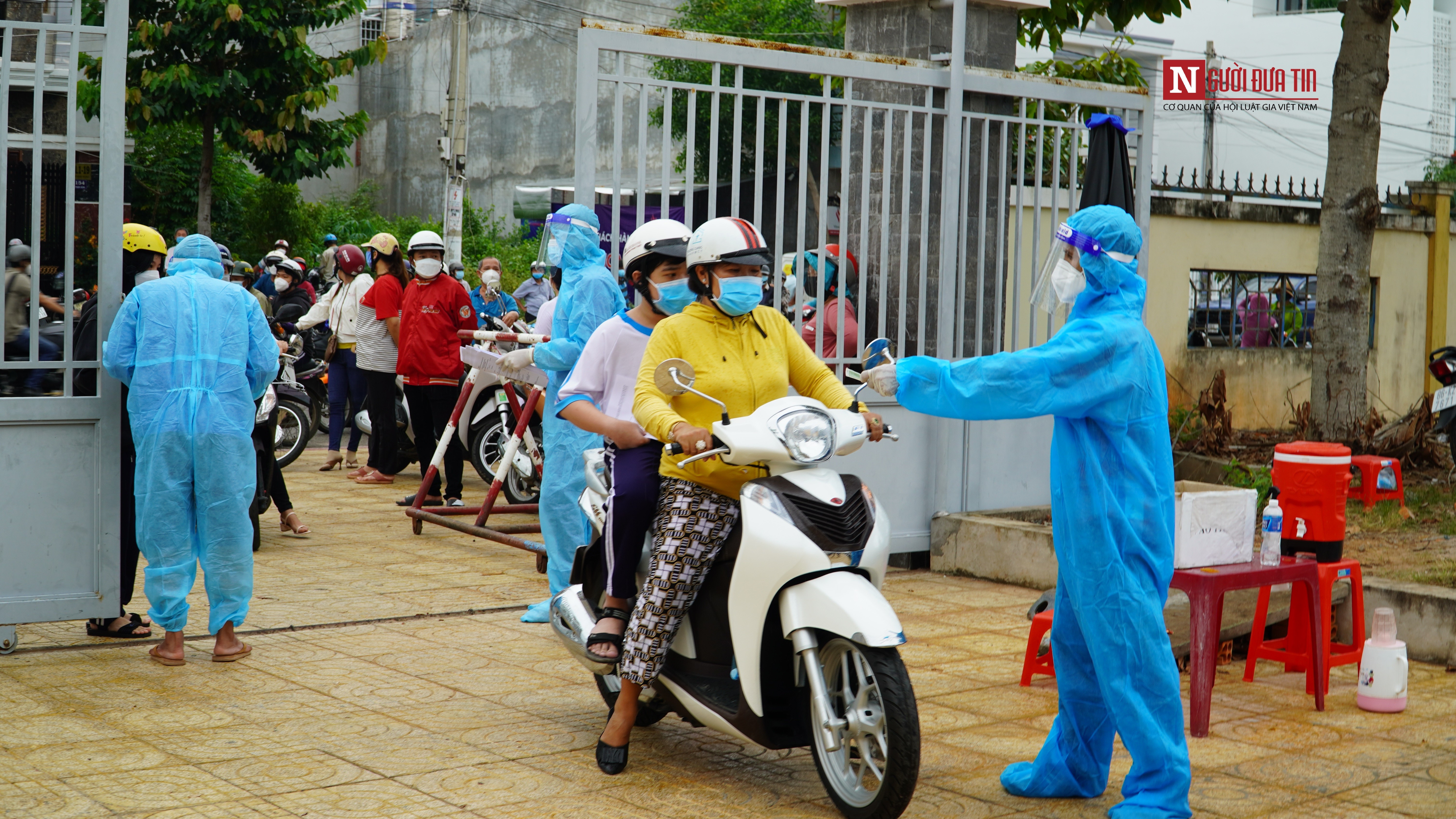 Sự kiện - Bình Thuận: Ngày đầu tiên tiêm vắc-xin cho trẻ em từ 12 đến 17 tuổi (Hình 2).