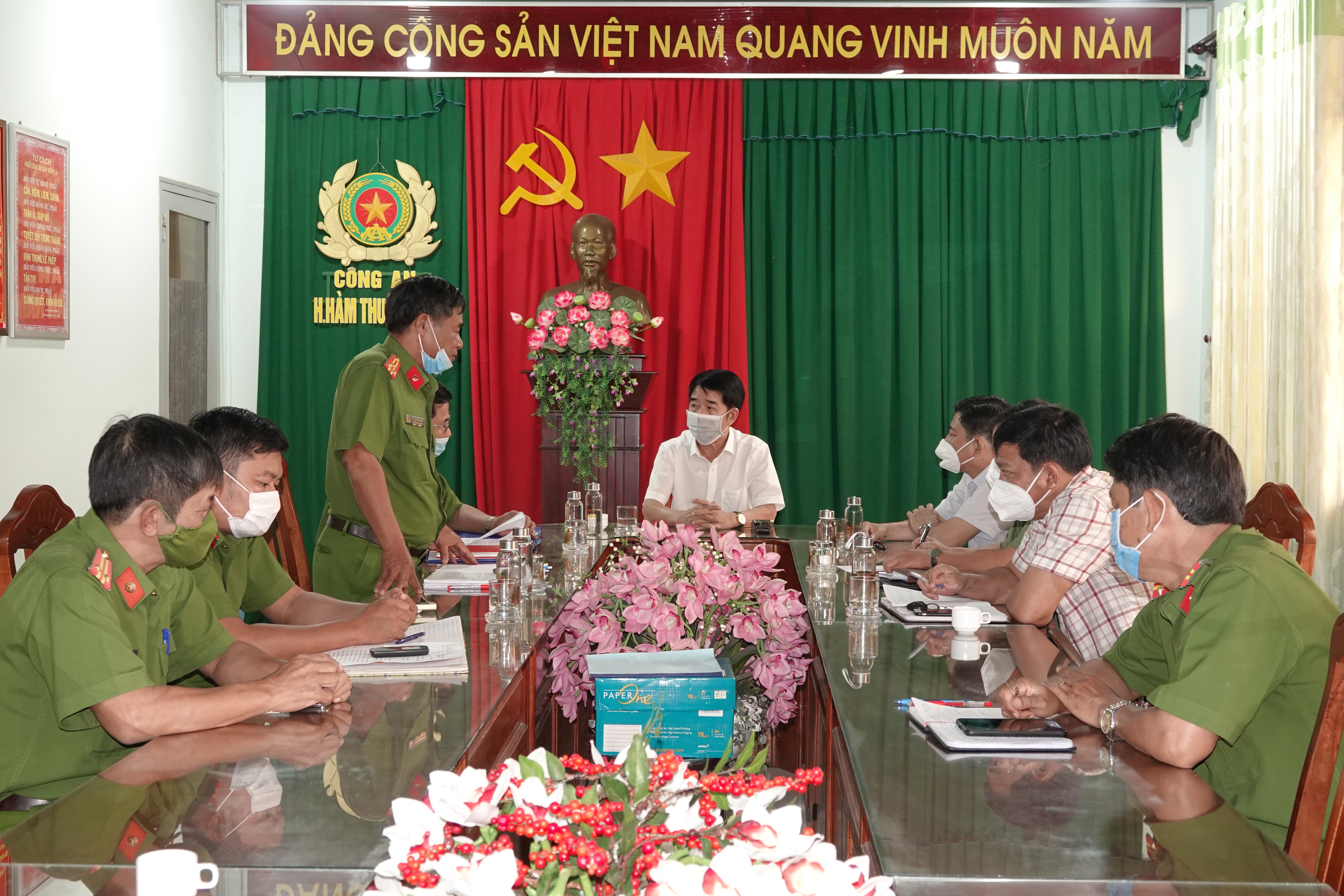 Tiếng nói công dân - Bình Thuận: Bắt nhóm tạt sơn, mang quan tài đến nhà người dân (Hình 4).