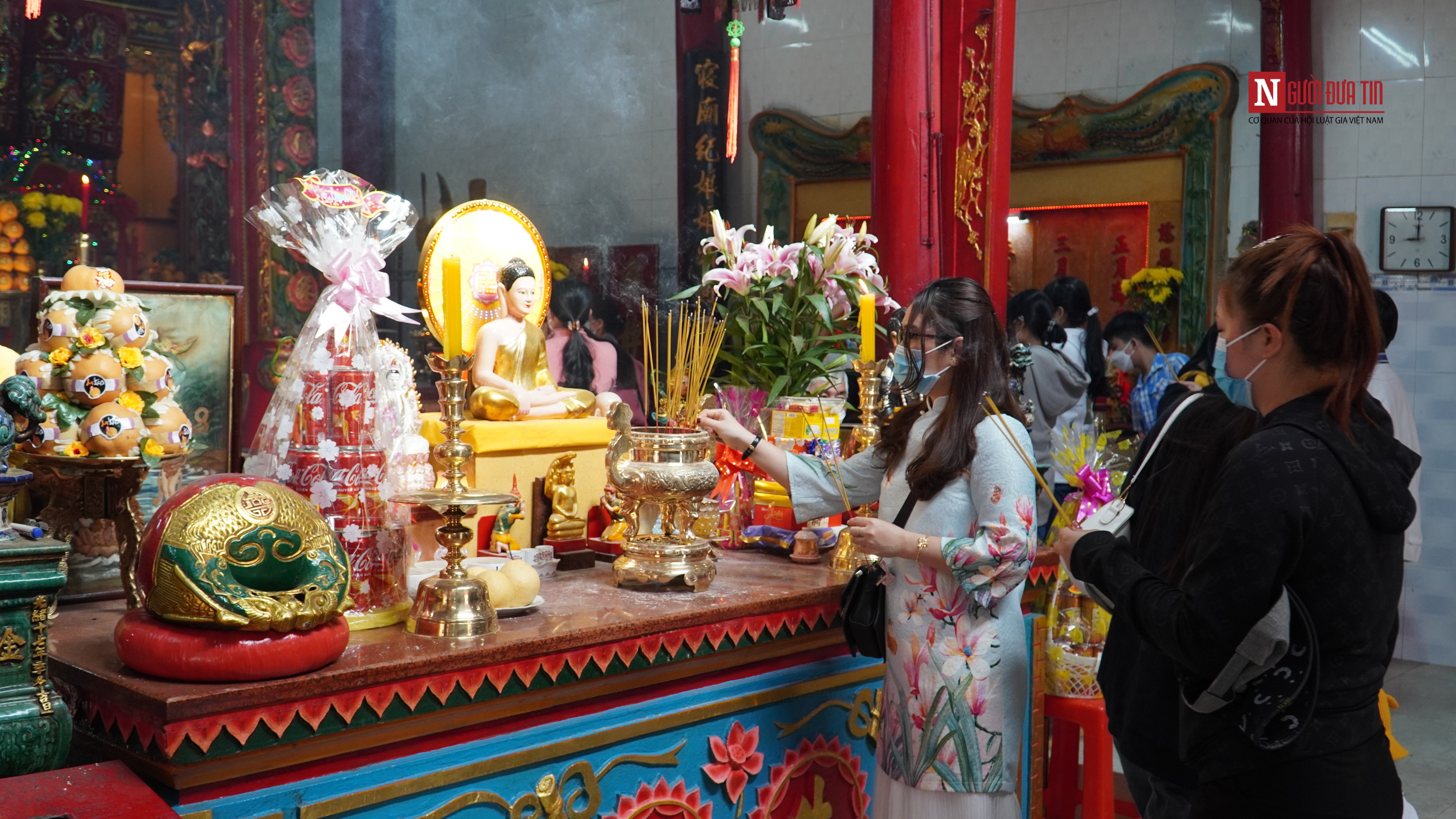 Dân sinh - Hàng ngàn người dân Bình Thuận đi lễ chùa cầu năm mới bình an (Hình 10).